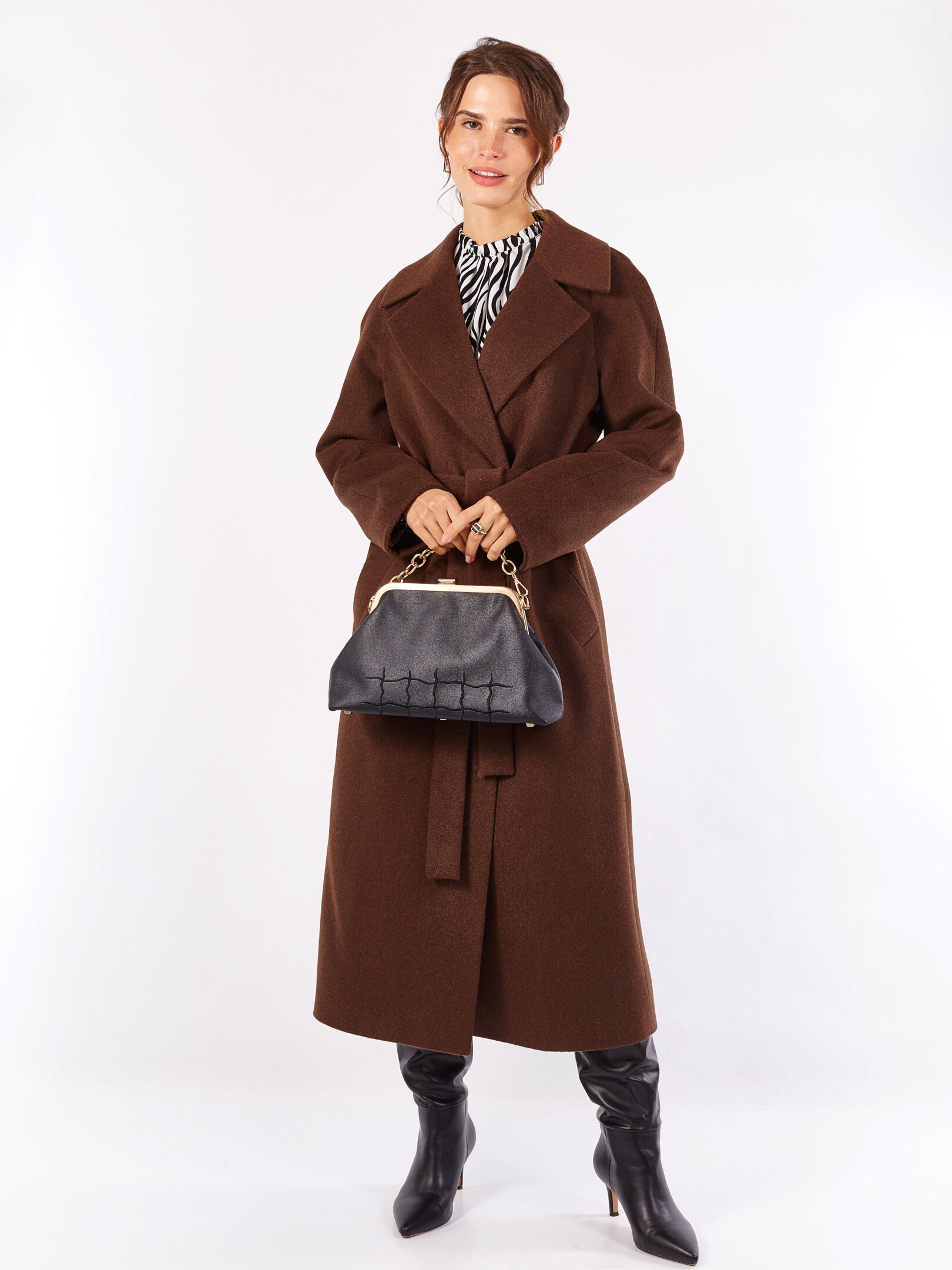 Пальто женское Каляев 71386 коричневое 52 RU