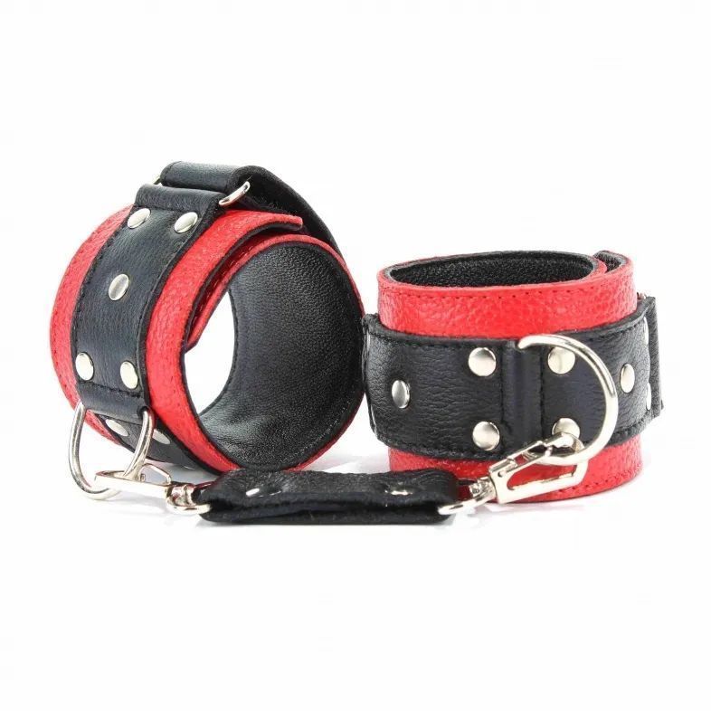 Кожаные наручники BDSM Арсенал красно-черный