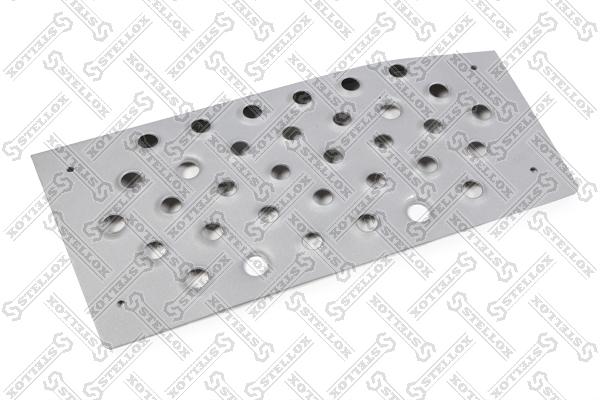 

STELLOX 87-23133-SX подножка кабины нижняя левая MB Actros, Axor 1шт