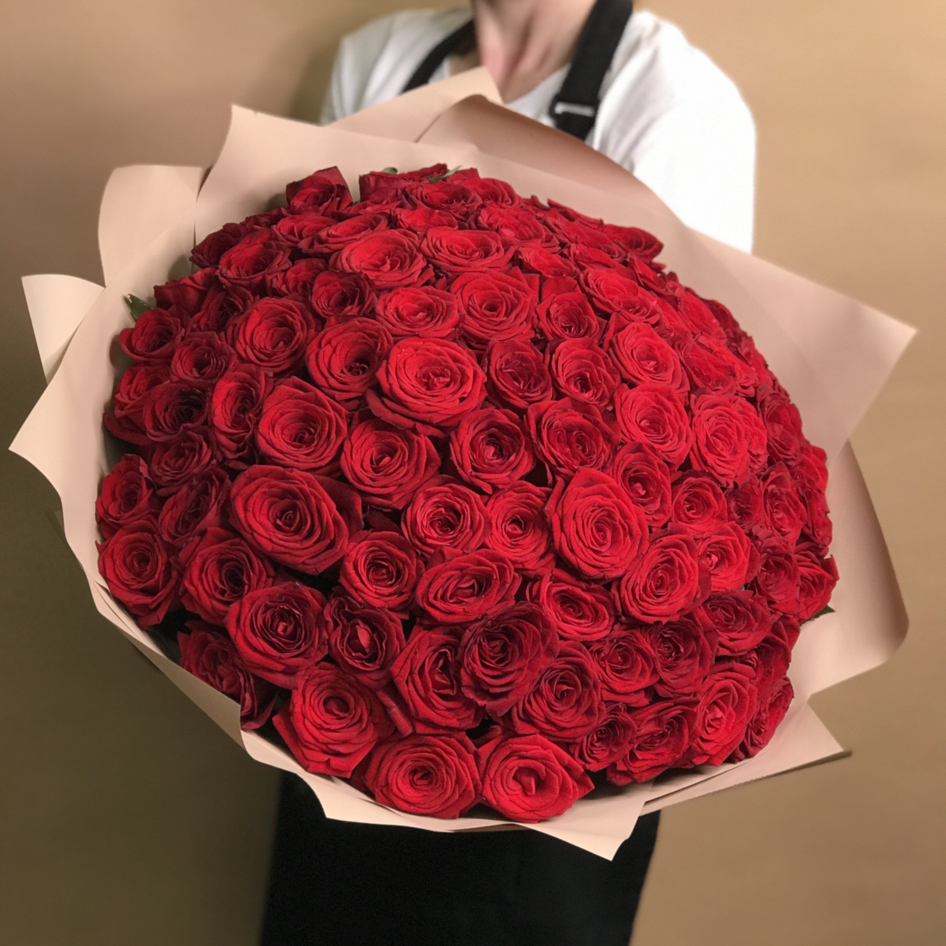 

Букет из 101 красной розы (50 см).