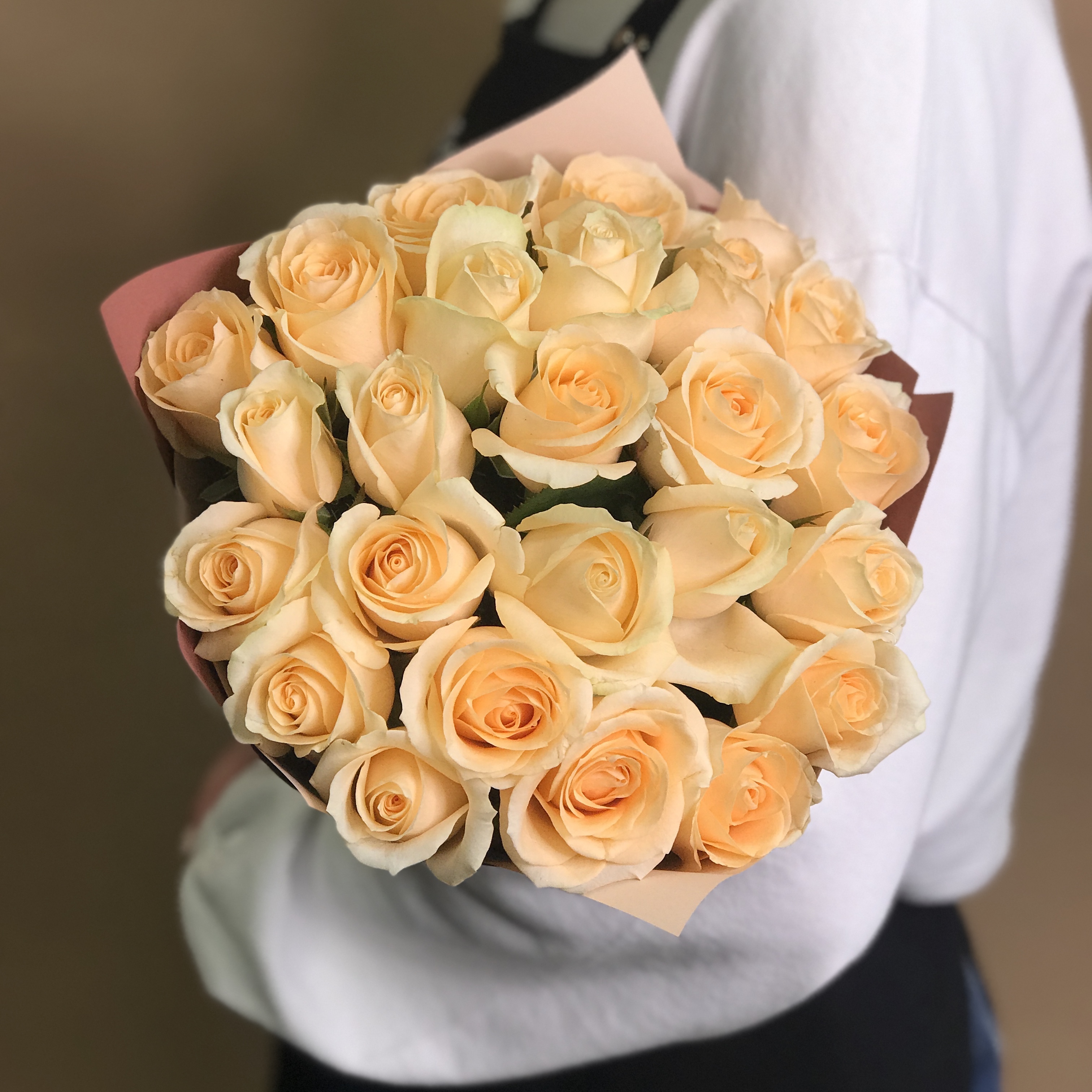 

Букет из 25 кремовых роз (50 см).