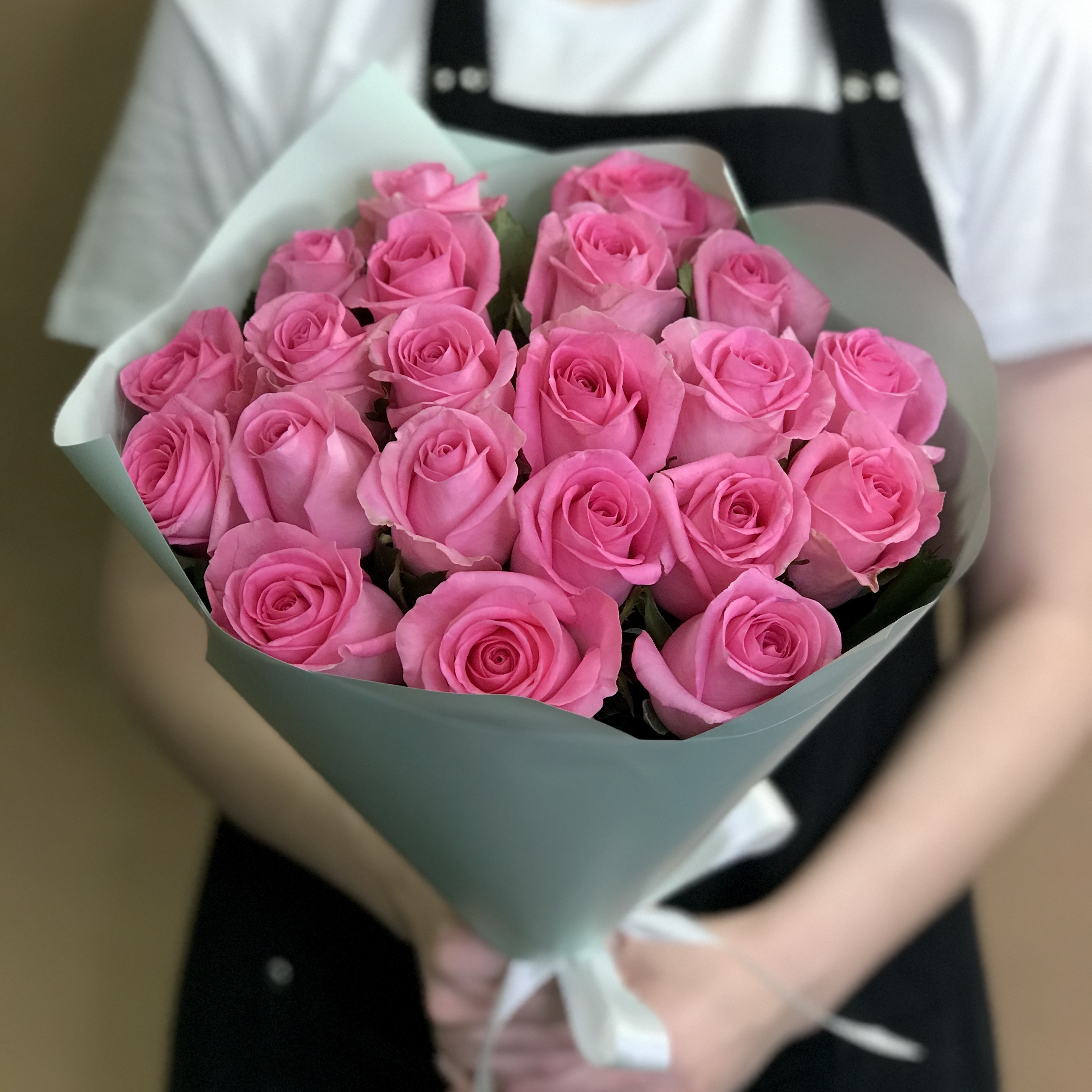 

Букет из 21 розовой розы (50 см).