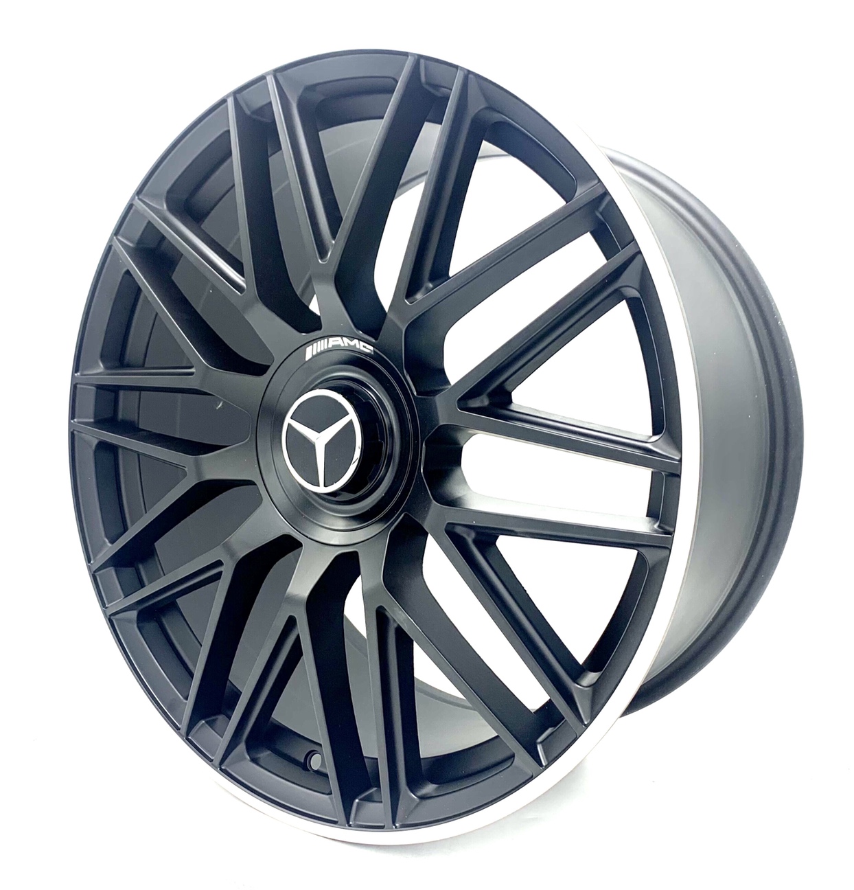 

Колесный диск AMIT 846 9.5x20/5x112 D66.6 ET45 SB, Черный