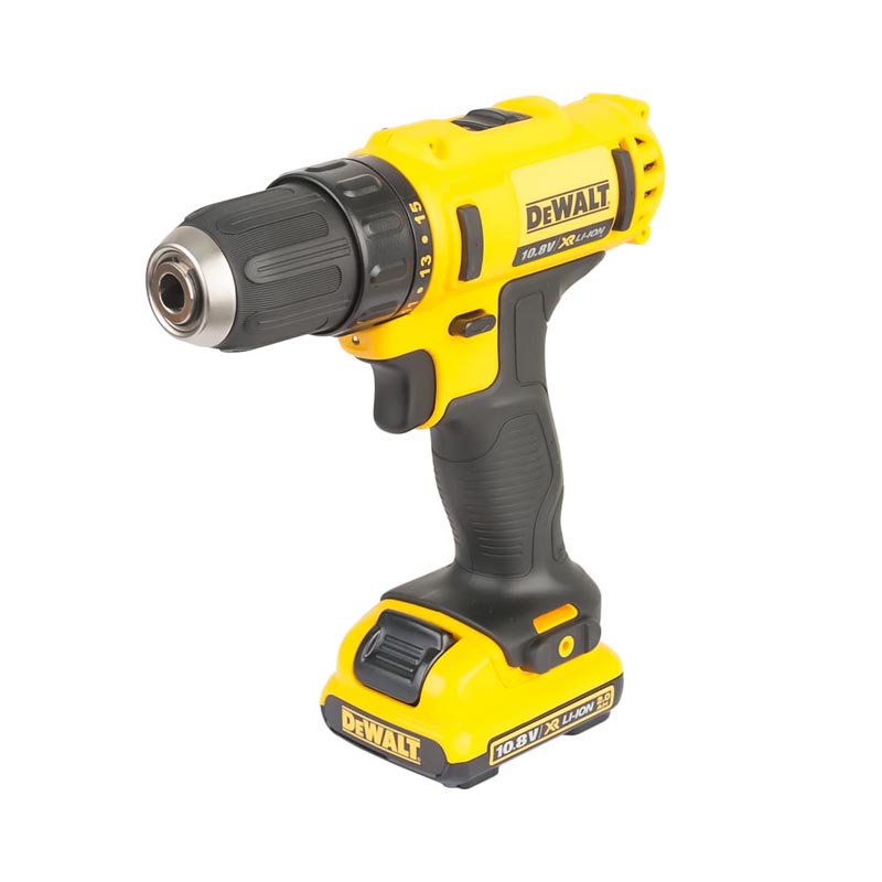 Дрель-шуруповерт DEWALT DCD700D2