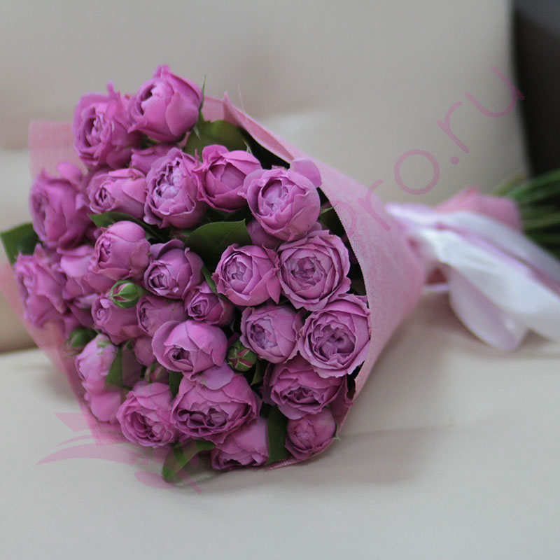 

Монобукет из 15 пионовидных кустовых роз FlorPro Мисти Баблс