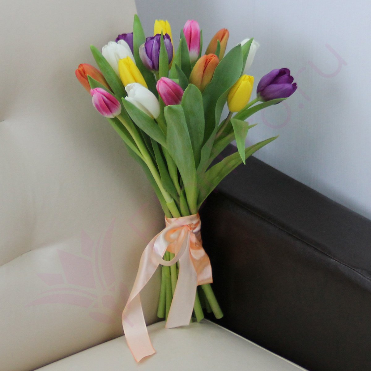 

Букет FlorPro 15 тюльпанов микс