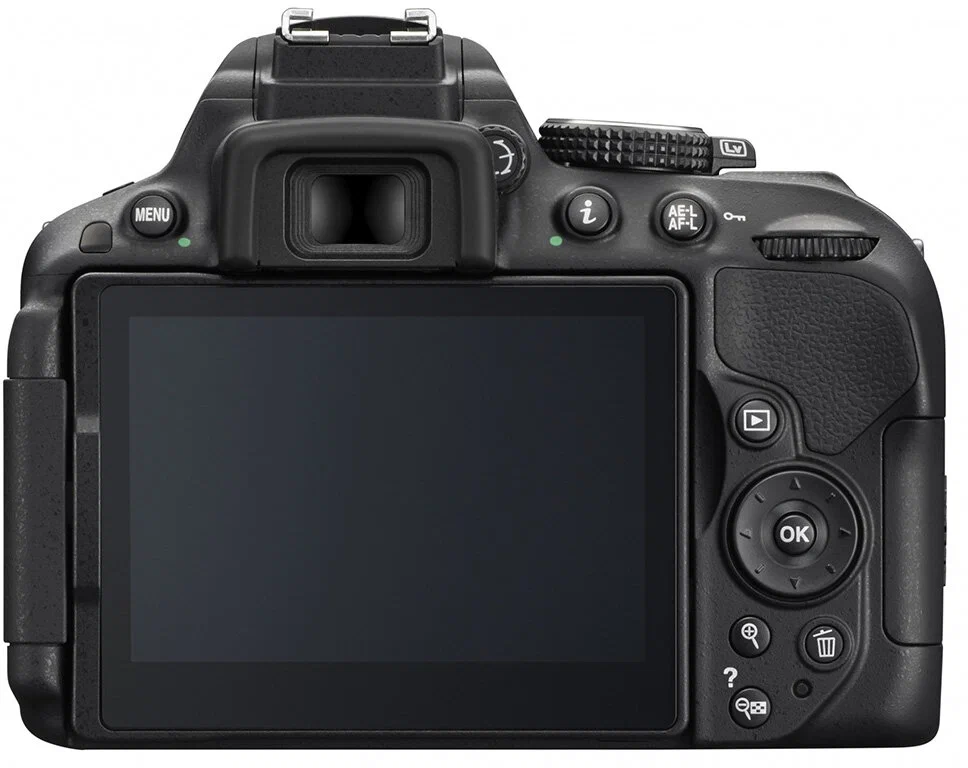 

Nikon D5300 Kit AF-S DX NIKKOR 18-55mm f/3.5-5.6G