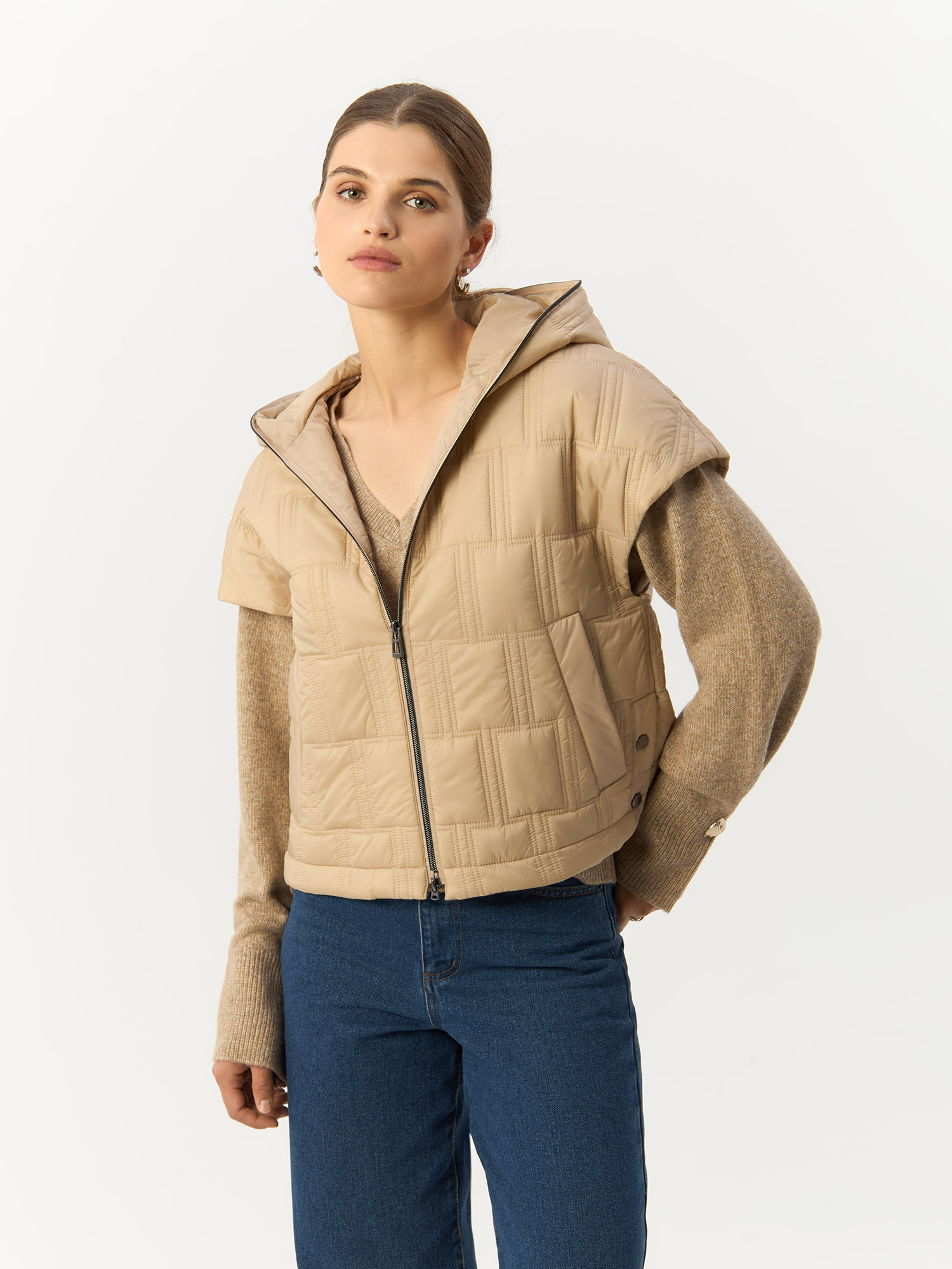 

Жилет женский Gerry Weber 240031-31157-90543 бежевый 38, 240031-31157