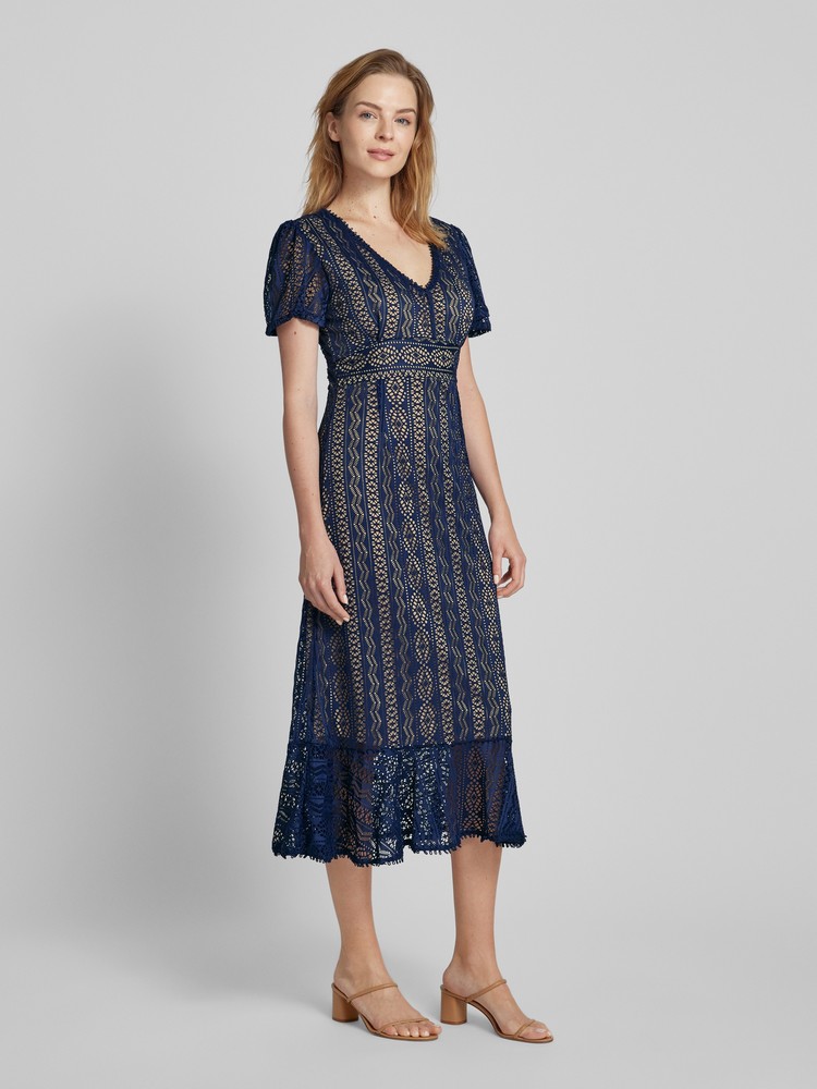 

Платье женское Apricot 627031 синее XXL, Синий, 627031