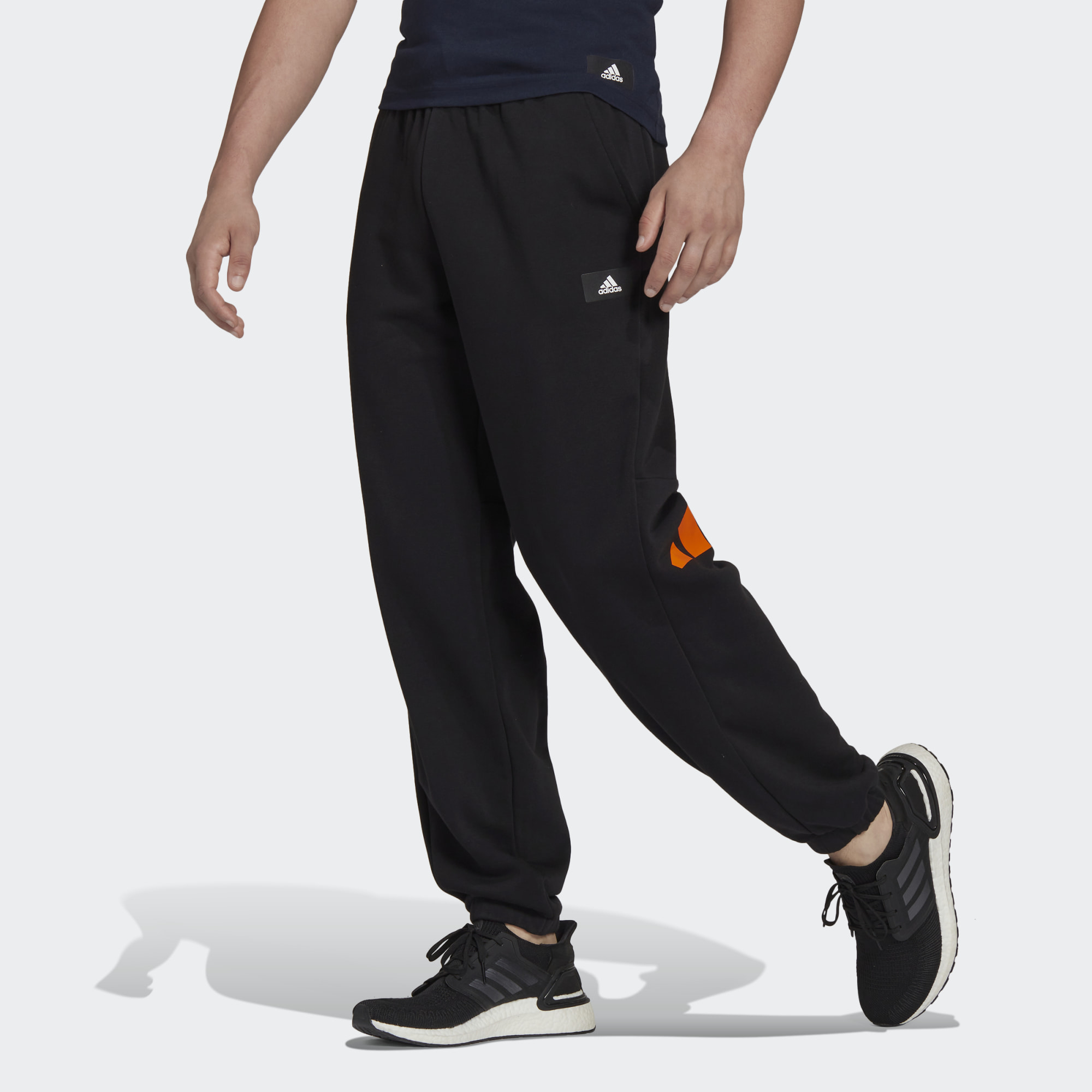 

Брюки мужские Adidas HB0458 черные M, HB0458