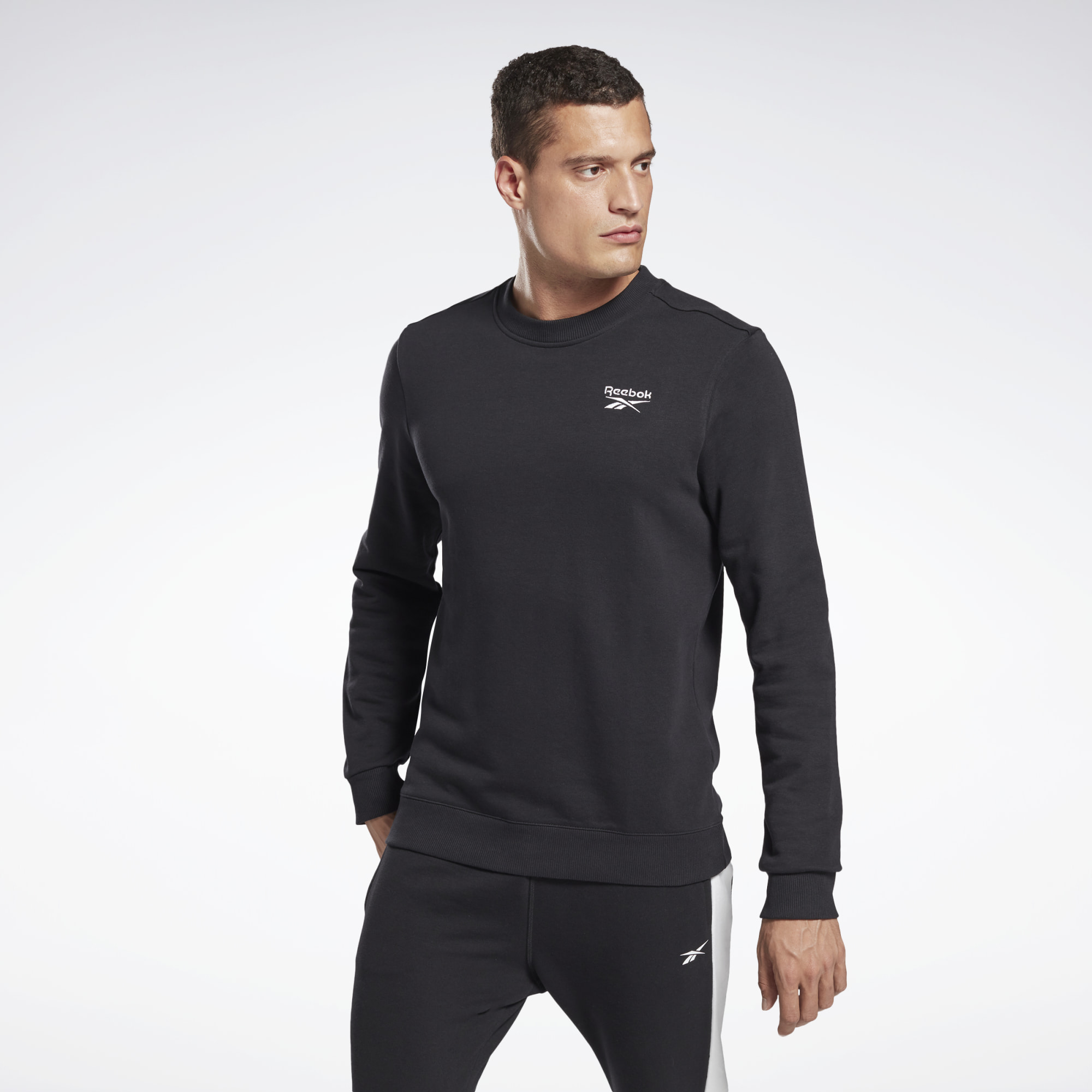 

Свитшот мужской Reebok GL3167 черный XL, GL3167