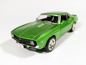 

Коллекционная игровая модель "Chevrolet Camaro" (металлик)