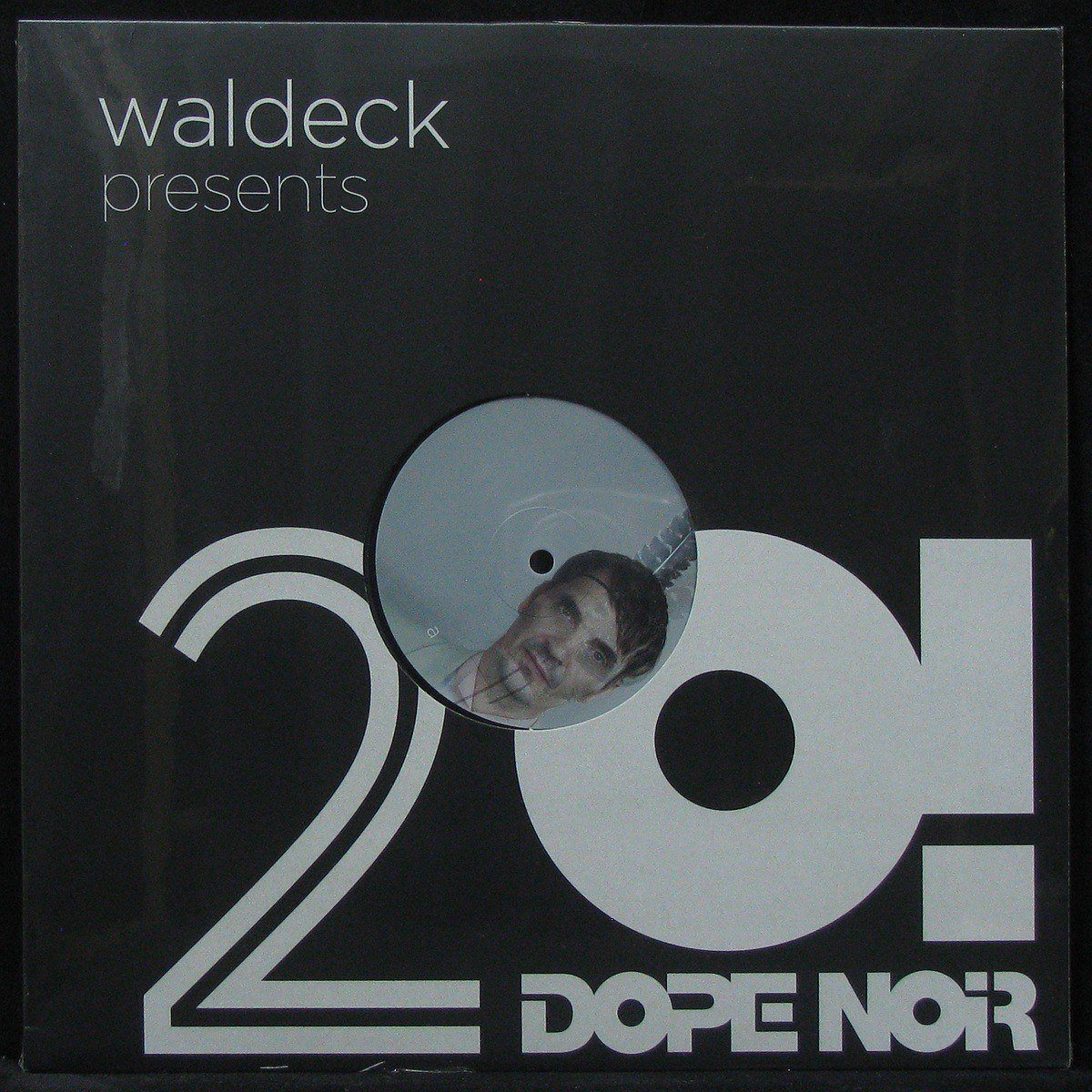 

LP Waldeck - Circo Paradiso, 20 Years Dope Noir Dope Noir (303624)