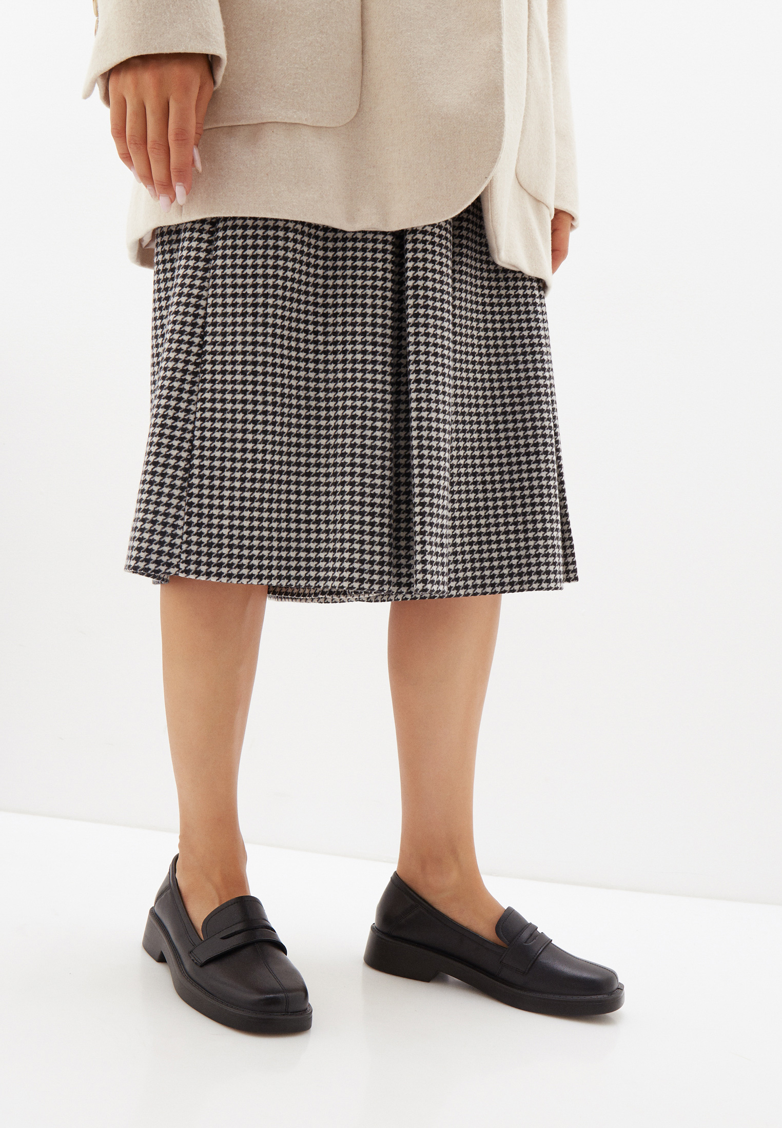 Лоферы женские MAKFINE 66MK-35-01A0 черные 41 CH