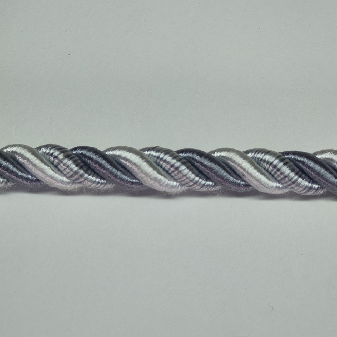 

Шнур декоративный idealtex Ш-30-13.2, длина 30 м, диаметр 12 мм, Серый;белый, 13.2
