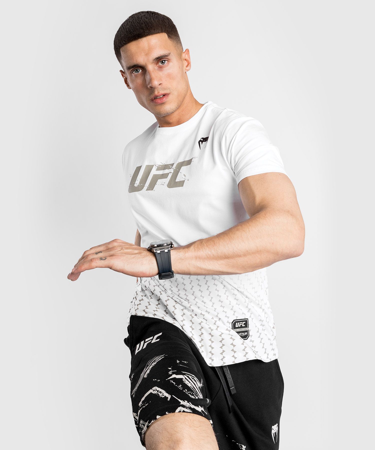 

Футболка мужская Venum VNMUFC-00137 белая XL, Белый, VNMUFC-00137