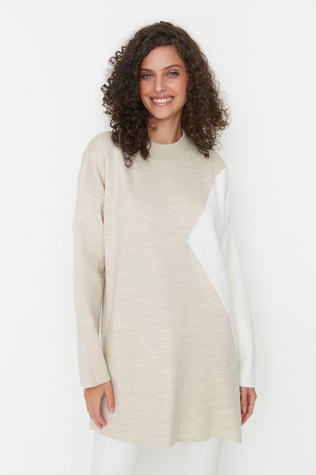 

Джемпер женский Trendyol TCTAW22AK0007 серый L/XL, TCTAW22AK0007