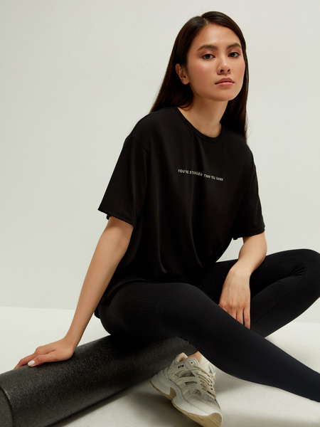 

Футболка женская ZARINA 2368691412 черная XL, 2368691412