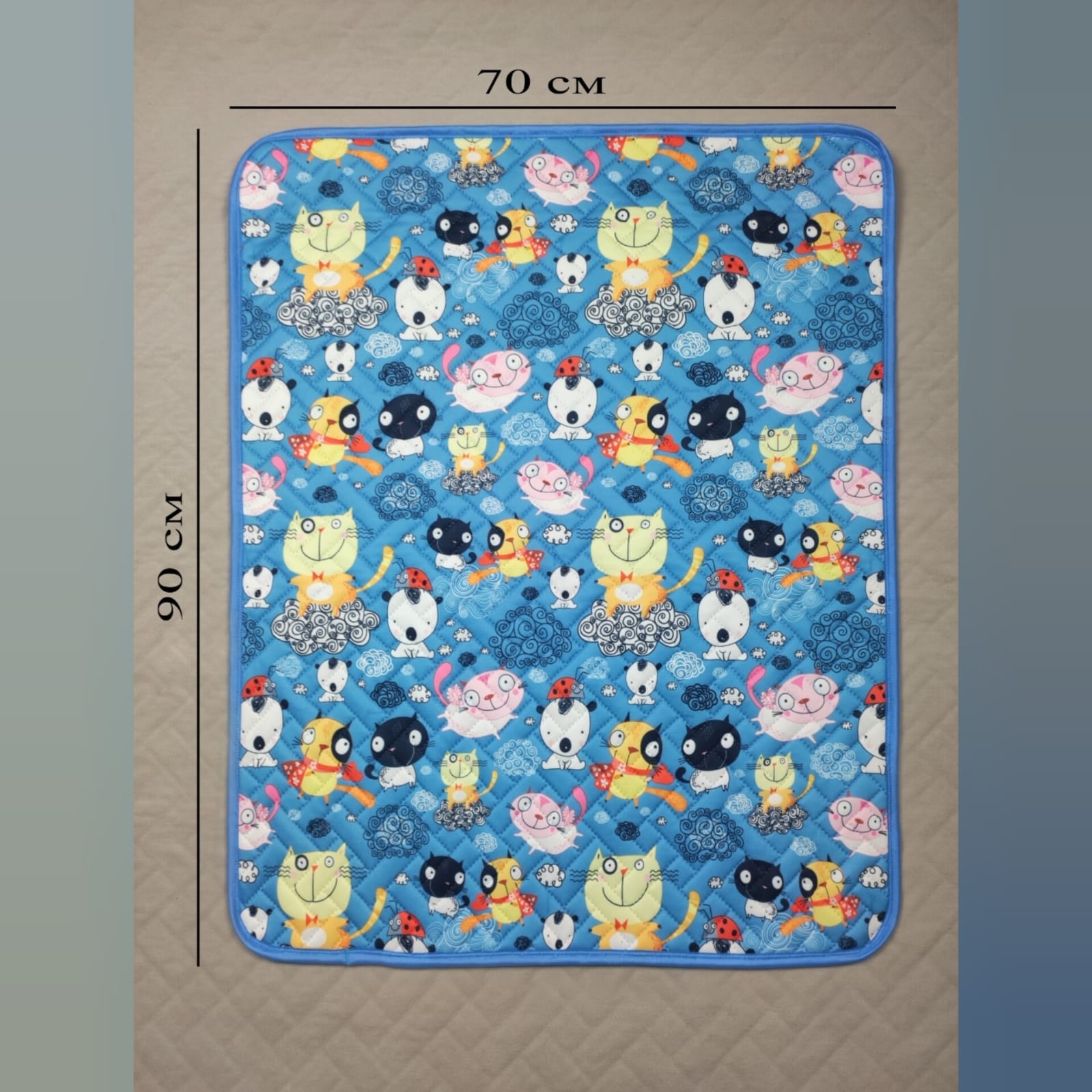 Пеленка для животных МамиРад Котики, многоразовая, голубая, трикотаж, размер 90x70 см