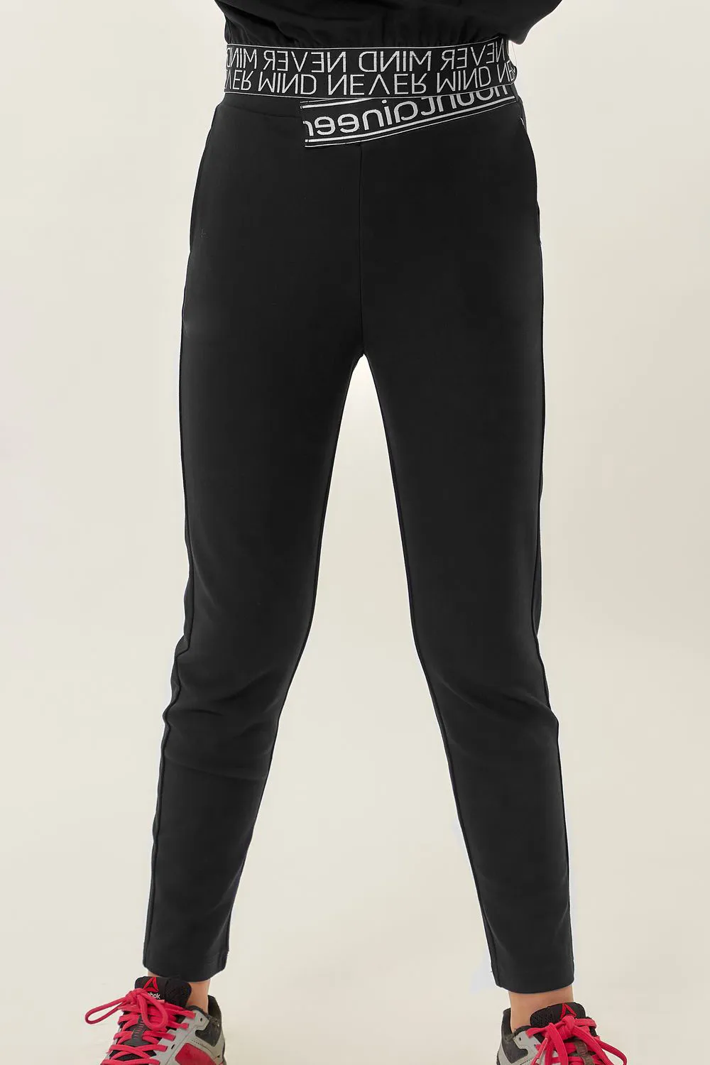 

Брюки детские Deloras K62931, черный, 134, K62931