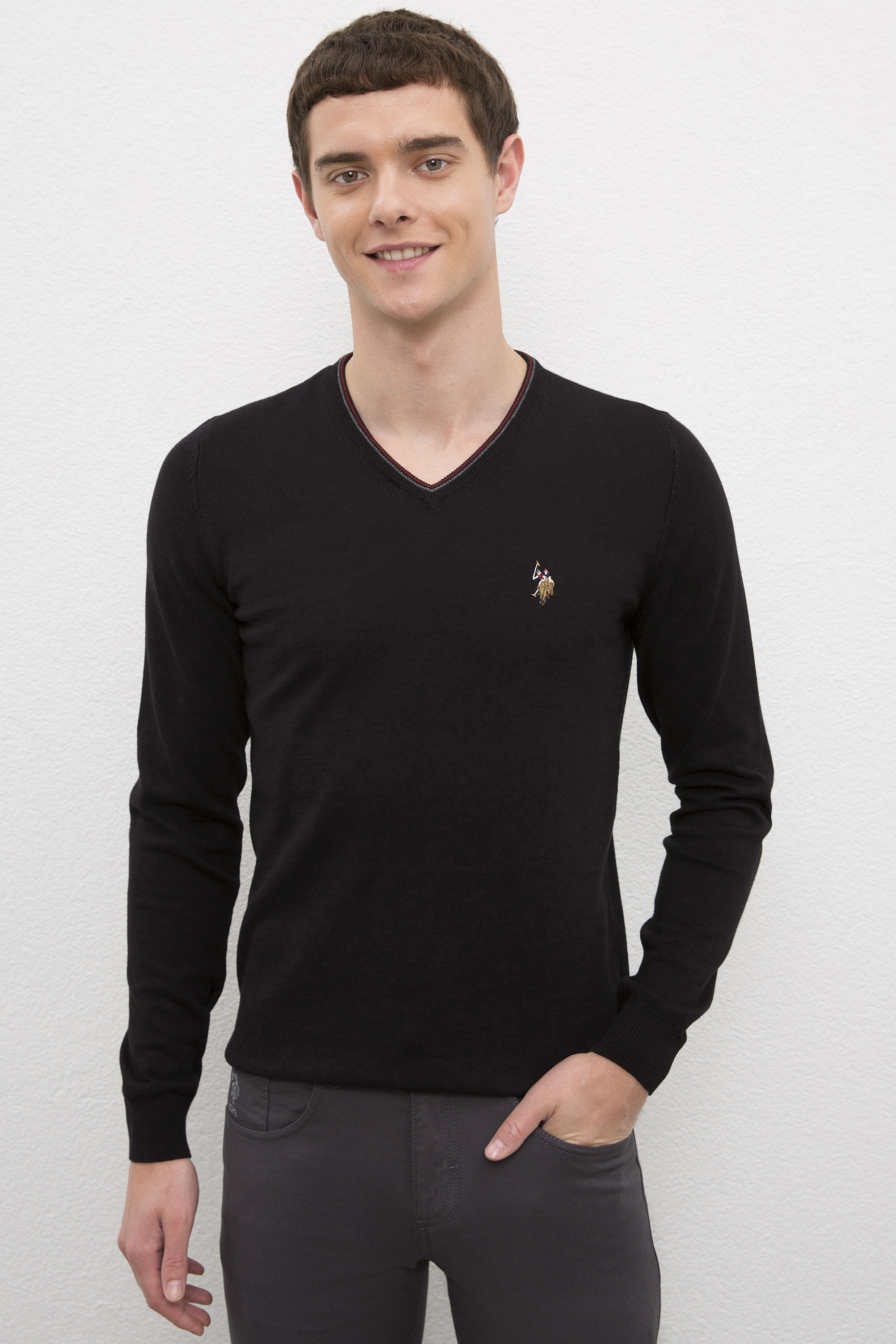 

Пуловер мужской G081SZ0TK0TD03-BSK20 U.S. POLO Assn. черный XS, G081SZ0TK0TD03-BSK20