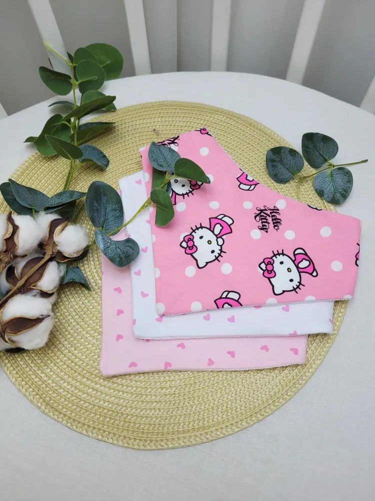 Нагрудники непромокаемые Китти на розовом + сердечки 3шт