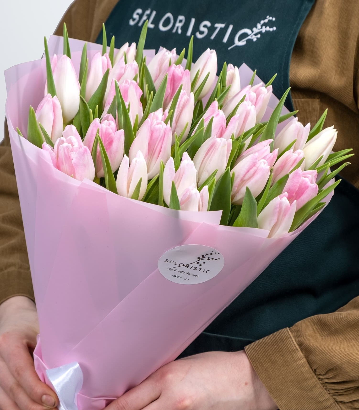 

Букет Studio Floristic из тюльпанов 31 шт 40 см розовый