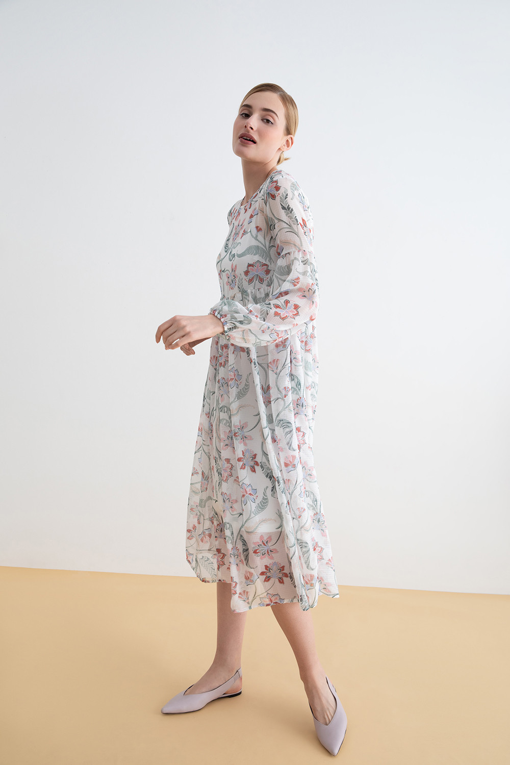 

Повседневное платье женское Concept Club 10200200813 бежевое L, 10200200813