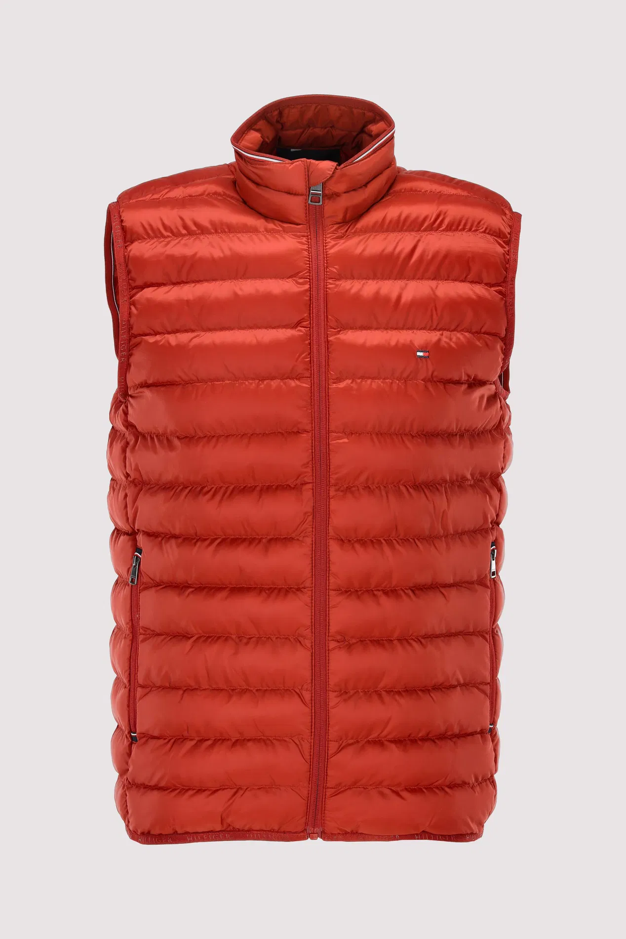 Утепленный жилет мужской Tommy Hilfiger Packable Quilted Vest MW0MW18762 красный M 24990₽
