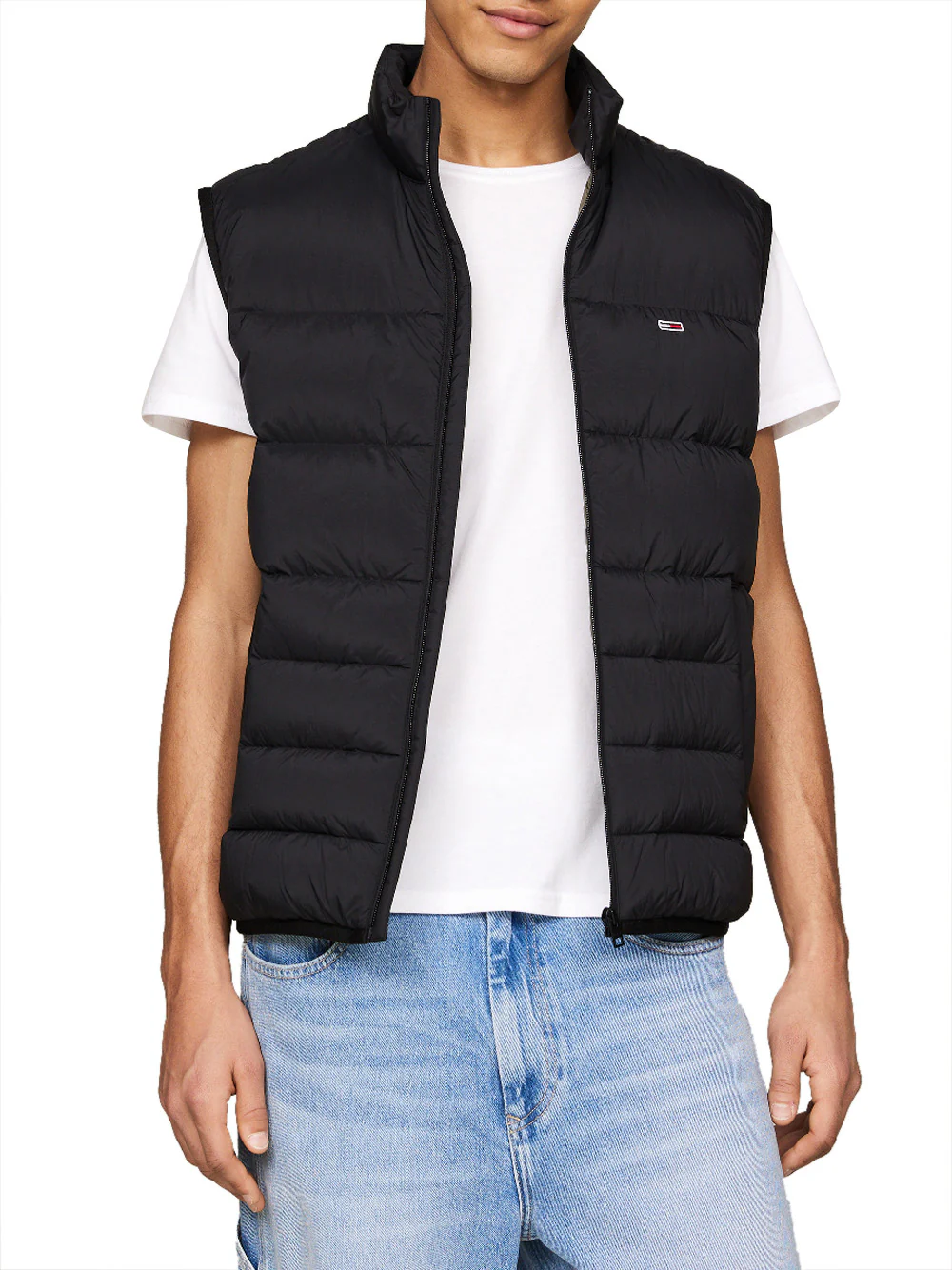 Утепленный жилет мужской Tommy Hilfiger DM0DM18896 черный XS 21990₽