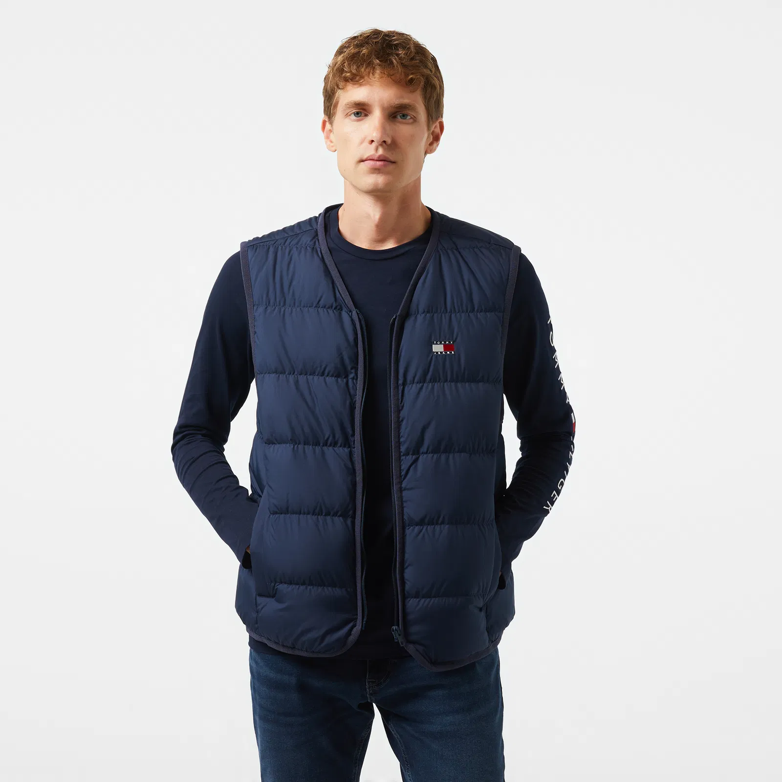Утепленный жилет мужской Tommy Hilfiger DM0DM18899 синий 2XL 21990₽