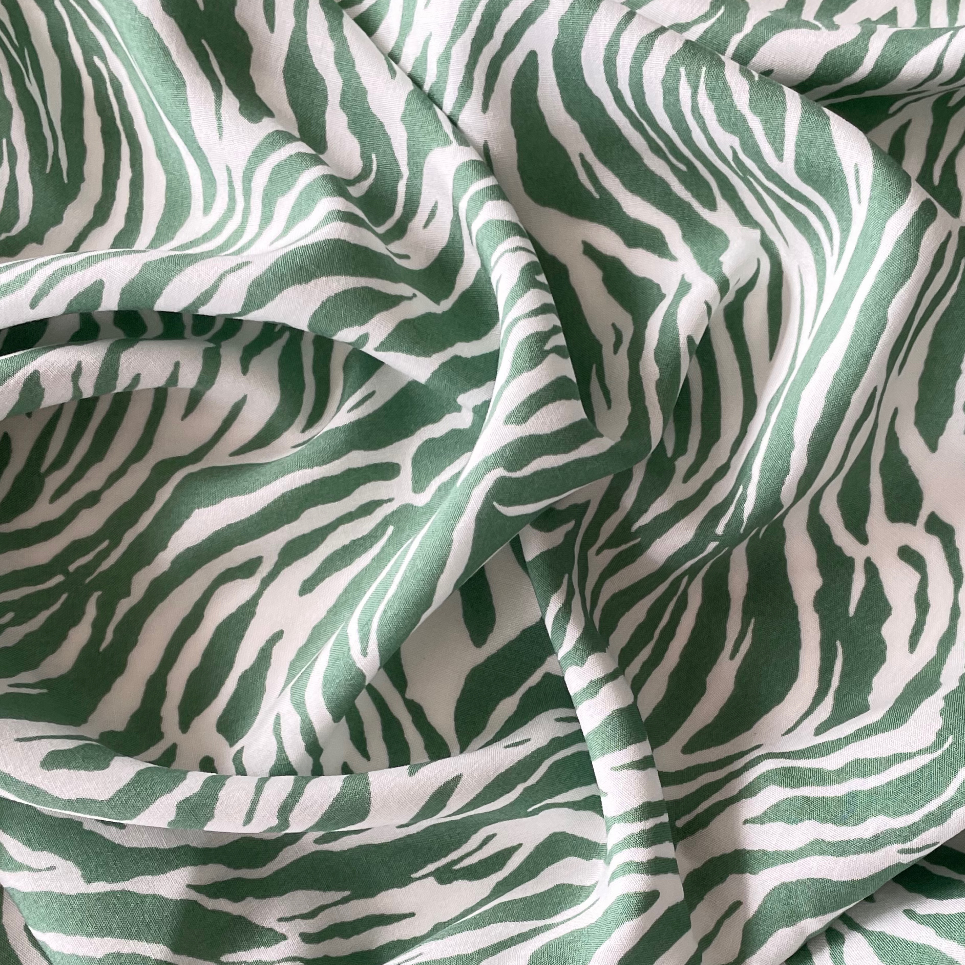 Ткань штапель зебра MamiMa fabric 04468 зелёный белый, отрез 100x144 см