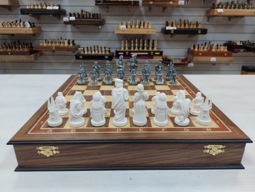 Шахматы Lavochkashop в ларце подарочные средневековье
