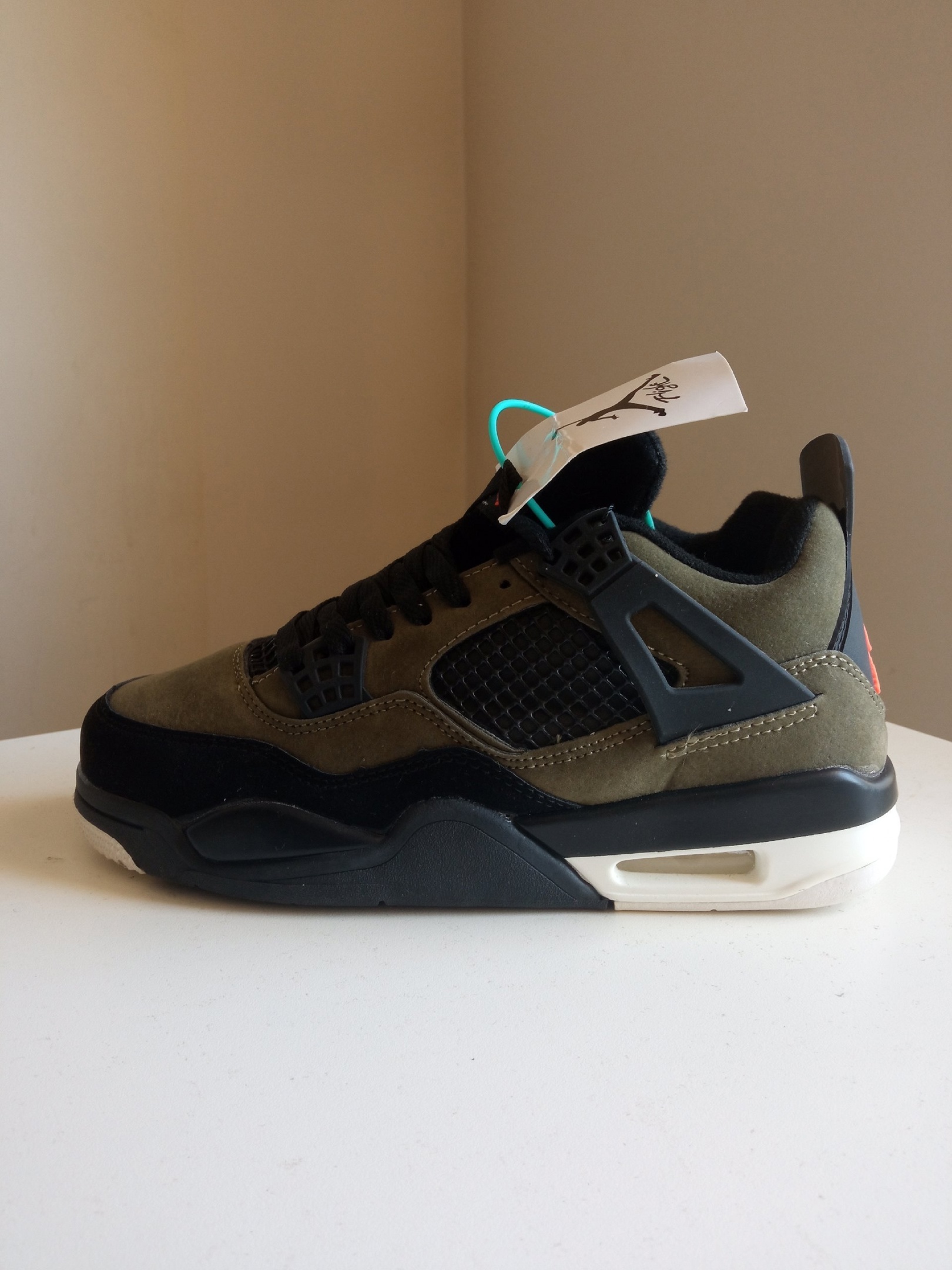 

Кроссовки женские Nike Jordan 4 зеленые 40 RU, Зеленый, Jordan 4