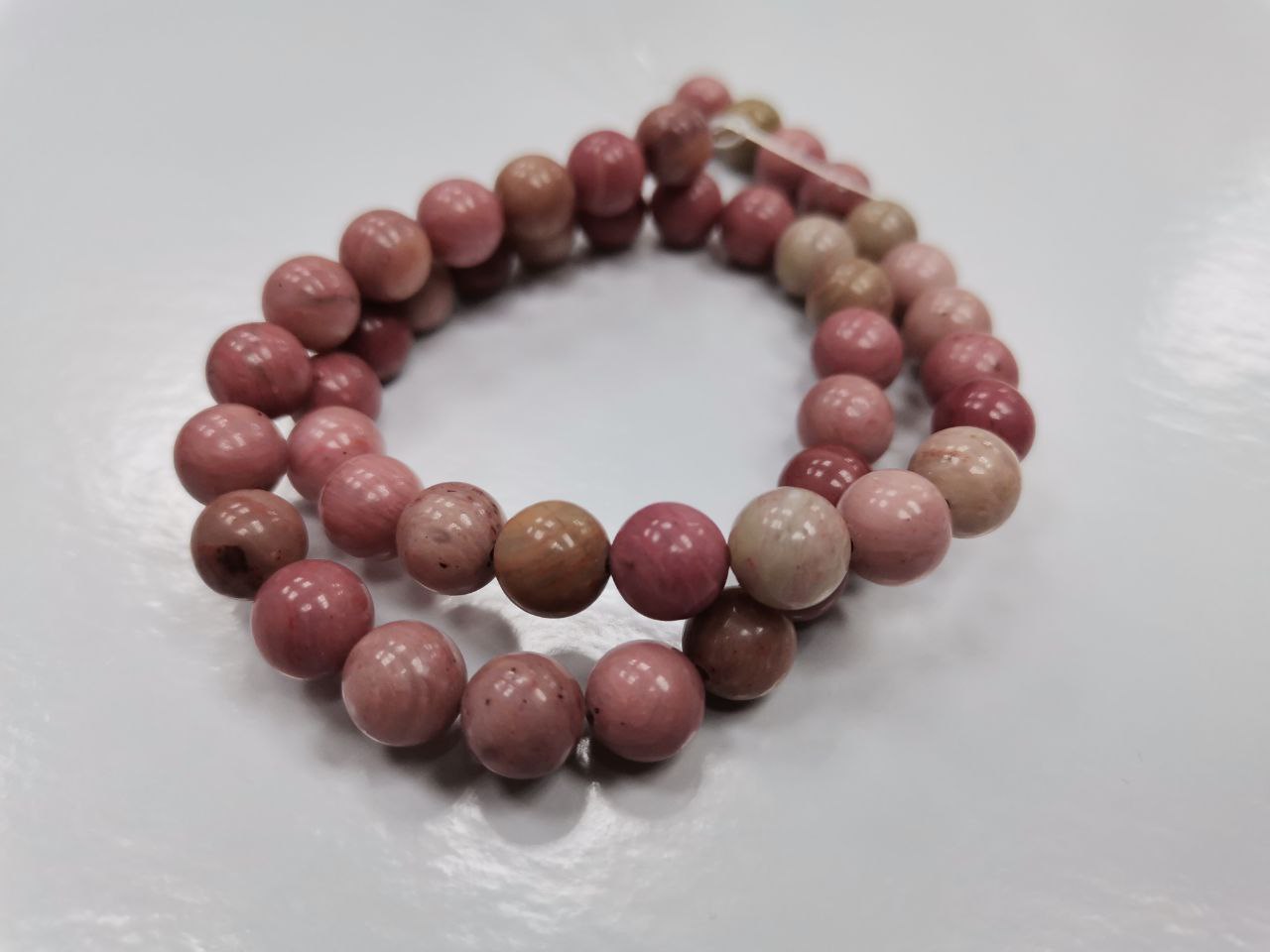 

Бусины из родонита шарик 8 мм, 39см, 45 бусин beads50, beads50