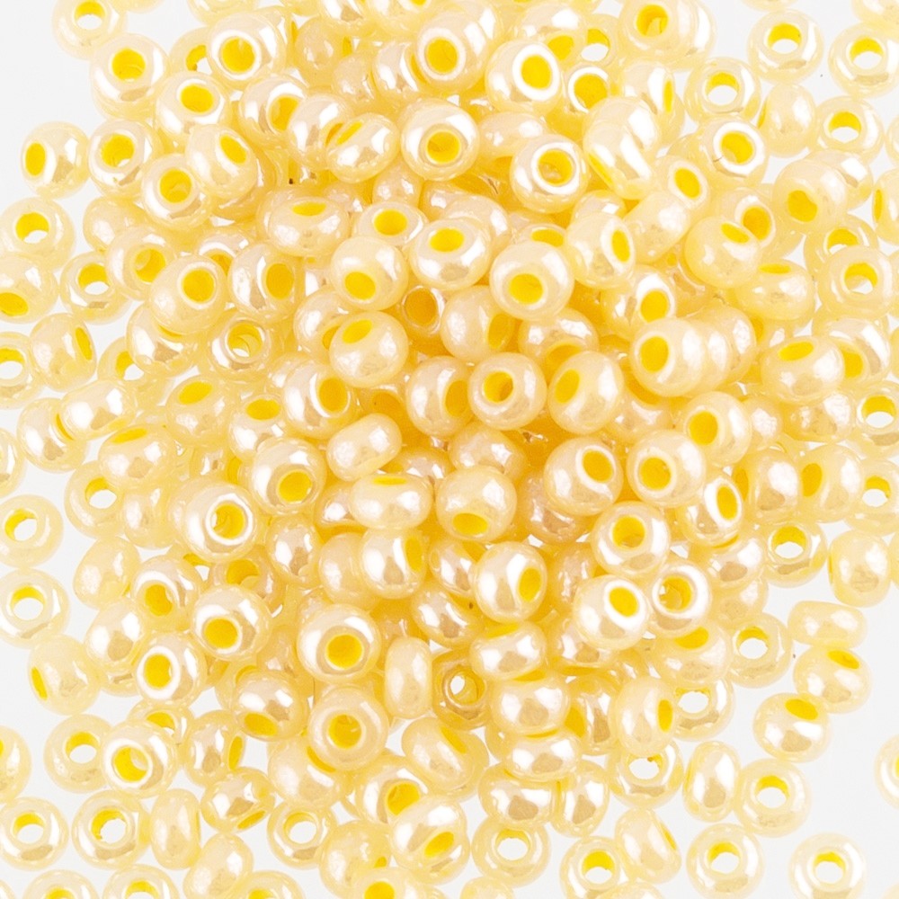 

Бисер Gamma Чехия стекло круглый желтый 10/0