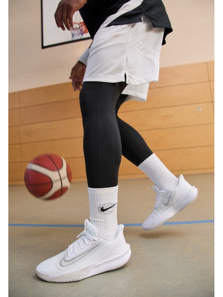 

Кроссовки мужские Nike N1242A2Q5 белые 37.5 EU, Белый, N1242A2Q5