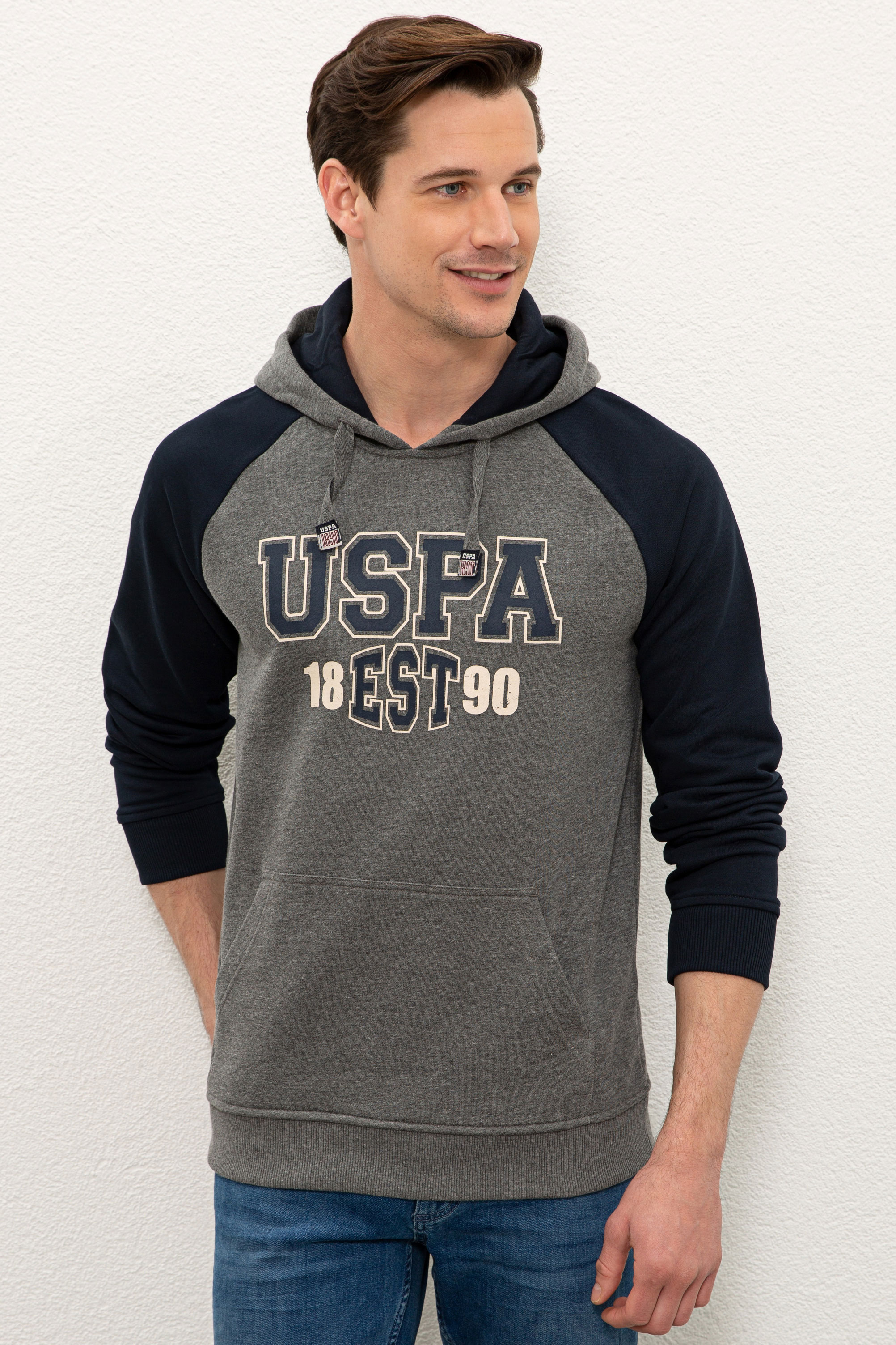 

Худи мужское U.S. POLO Assn. G081SZ0820KENA20-E серое L, G081SZ0820KENA20-E