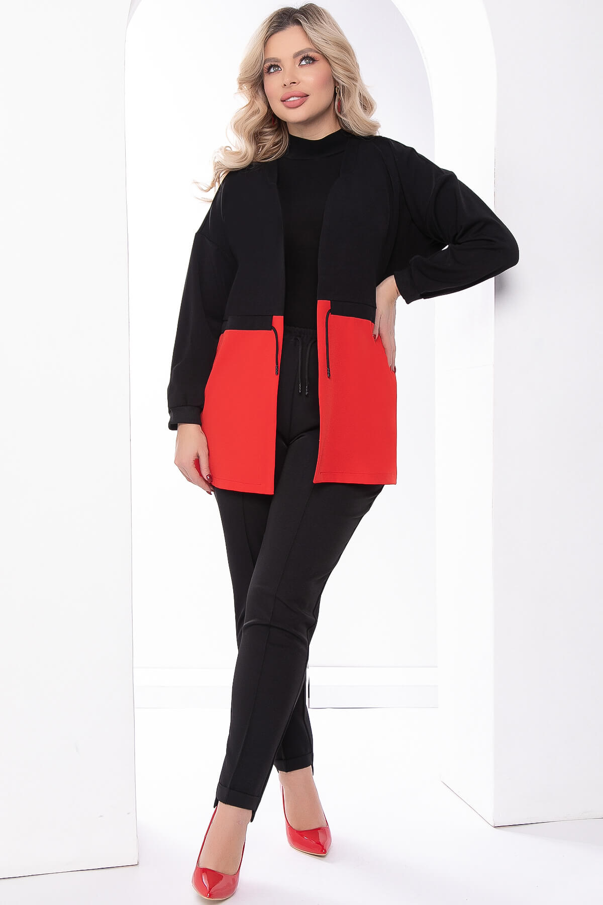 

Костюм женский LT Collection На стиле разноцветный 54 RU, На стиле