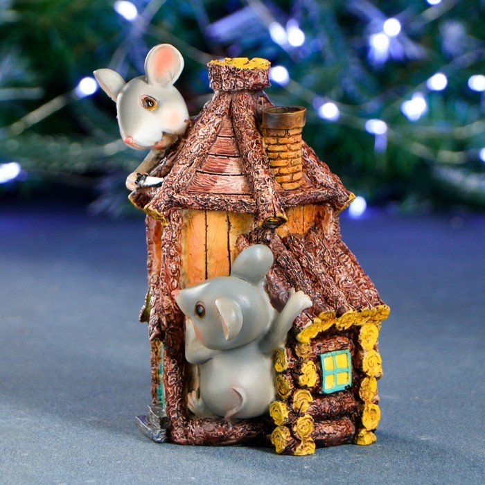 фото Копилка мышки в деревянном домике ремеко