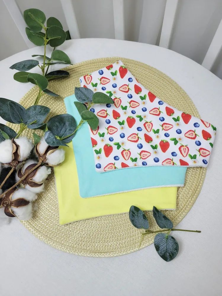 Нагрудники непромокаемые Ягодки 3шт