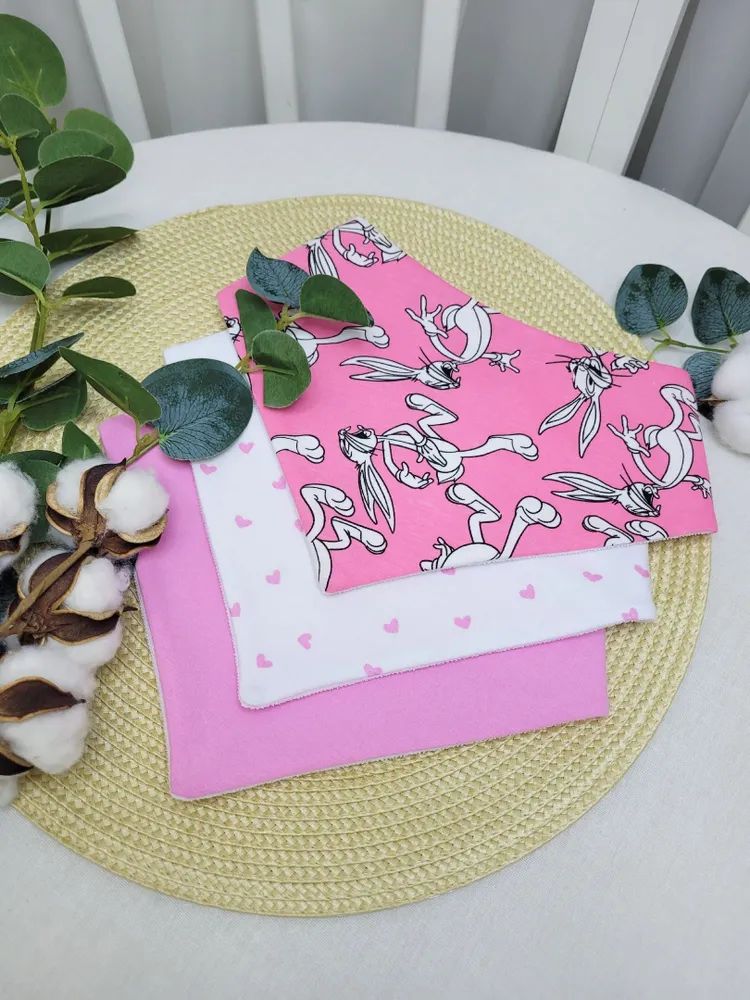 Нагрудники непромокаемые Багз Бани на ярко-розовом 3шт