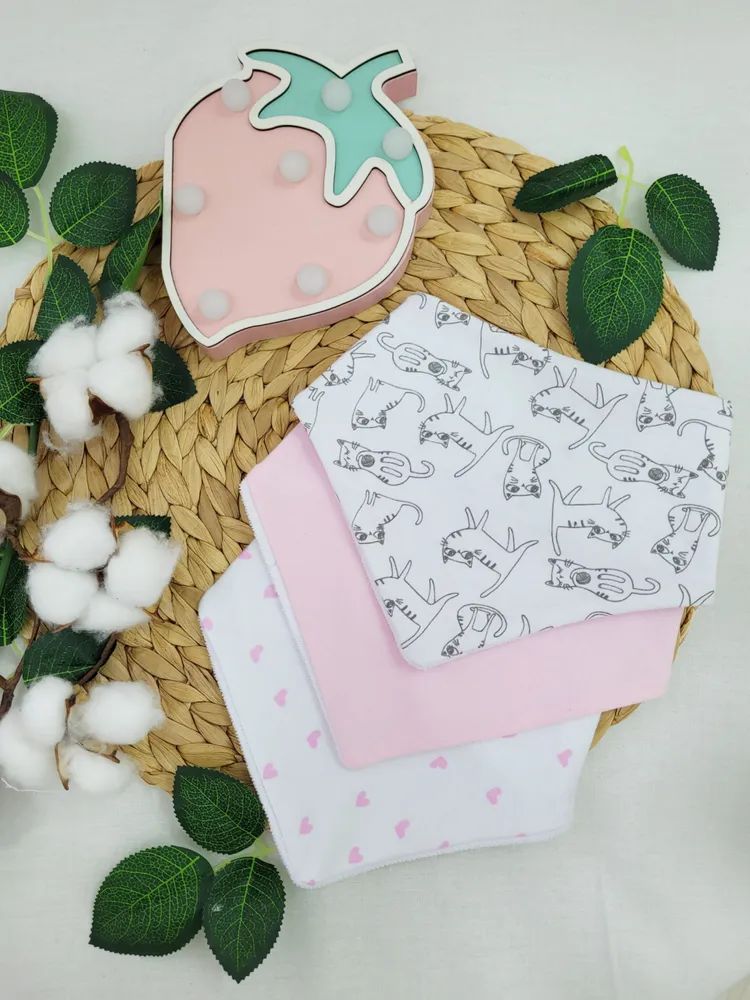 Нагрудники непромокаемые Котики с розовыми сердечками 3шт