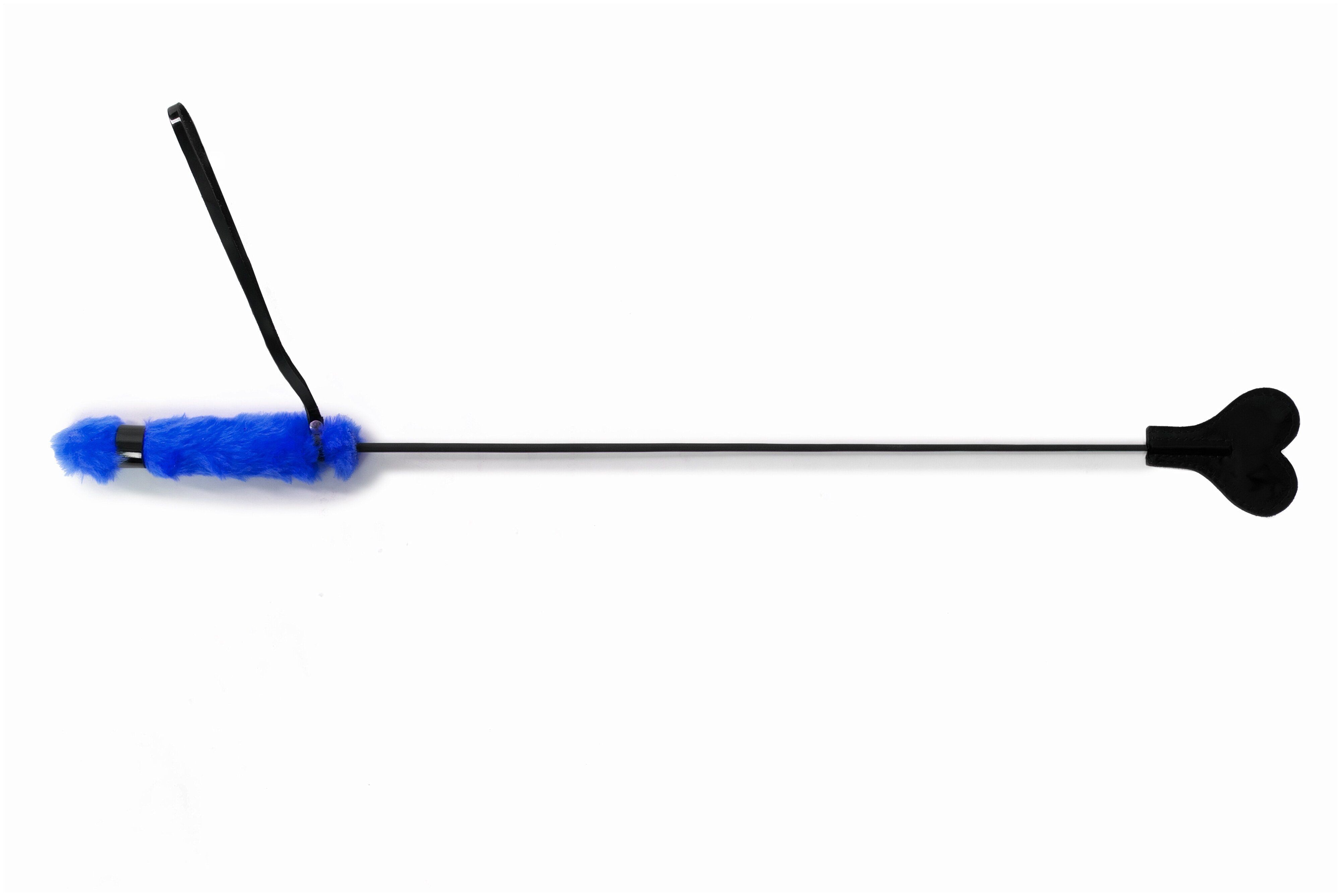 Черный стек-сердце с синей ручкой 61 см