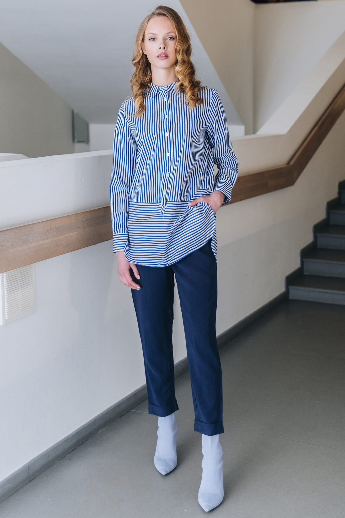 фото Рубашка женская baon b179016 синяя xs