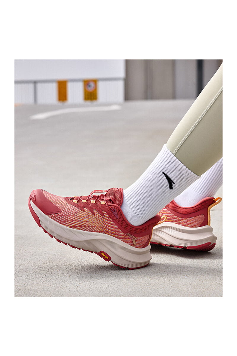 Спортивные кроссовки женские Anta Running Shoes HENGDUAN красные 5.5 US