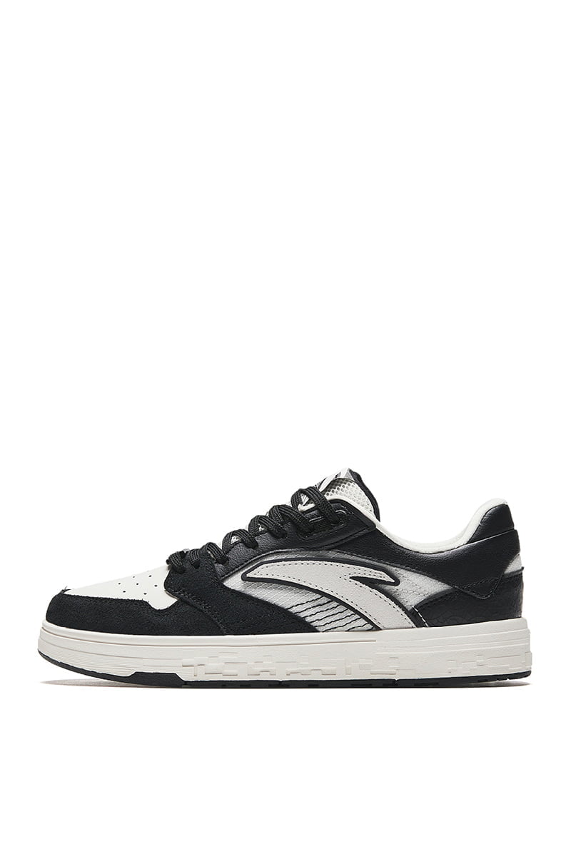 

Спортивные кеды женские Anta X-Game Shoes Street Play черные 7.5 US, Черный, X-Game Shoes Street Play