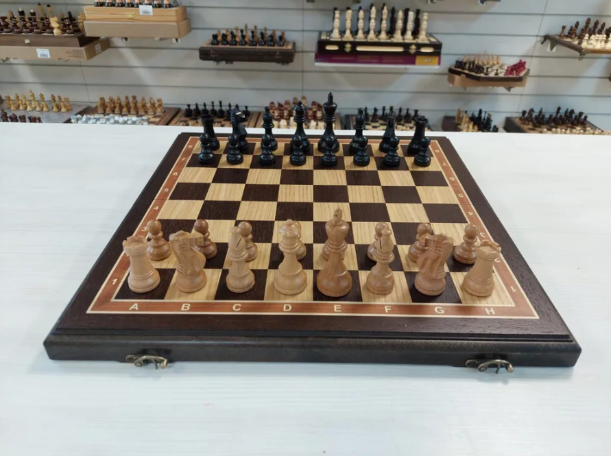 Шахматы Lavochkashop из дерева Стаунтон венге 50 на 50 см с утяжелением
