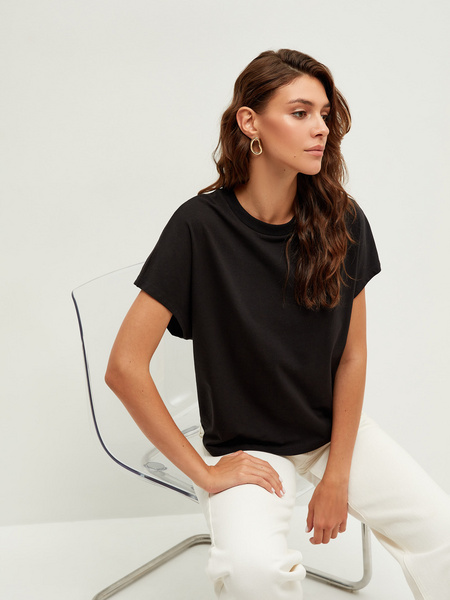 

Футболка женская ZARINA 2266535445 черная XL, 2266535445