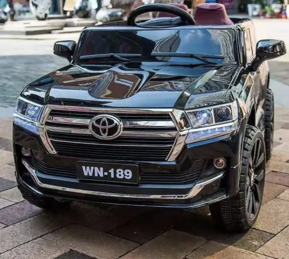 

Детский электромобиль Toyota Land Cruiser 200 черный Stefano, WN-189